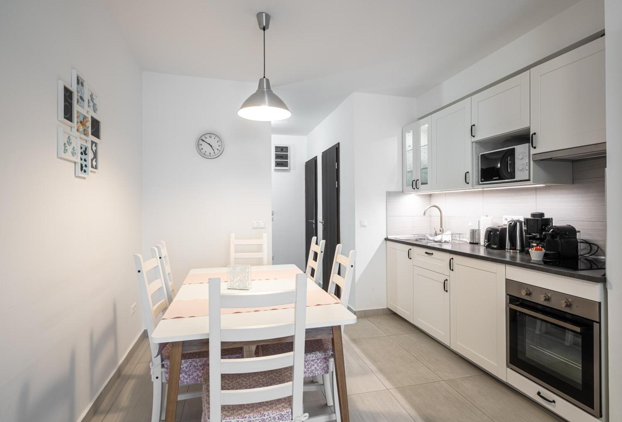 Aranymandula Apartmanok บาลาโตนาคาลิ ภายนอก รูปภาพ