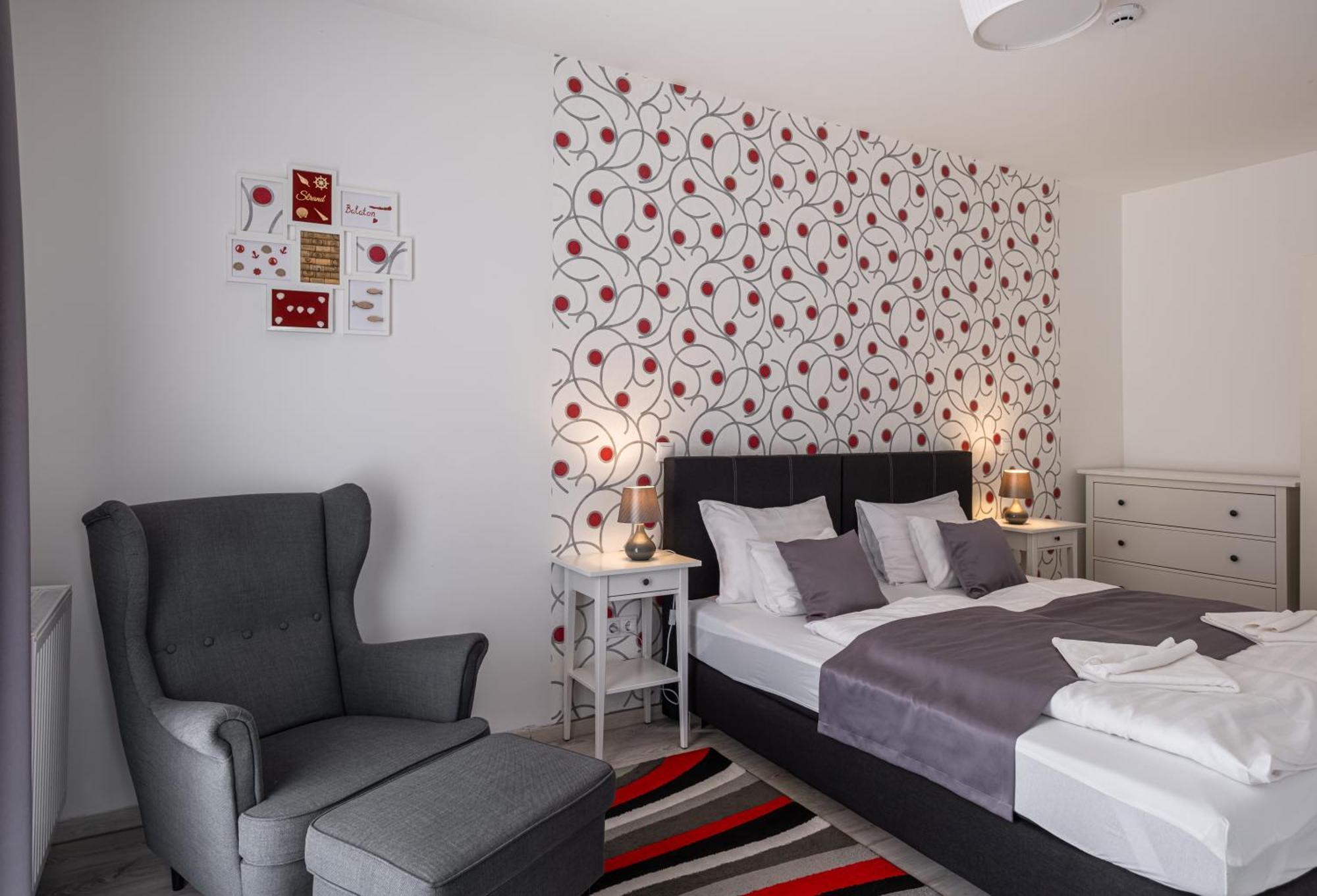 Aranymandula Apartmanok บาลาโตนาคาลิ ภายนอก รูปภาพ