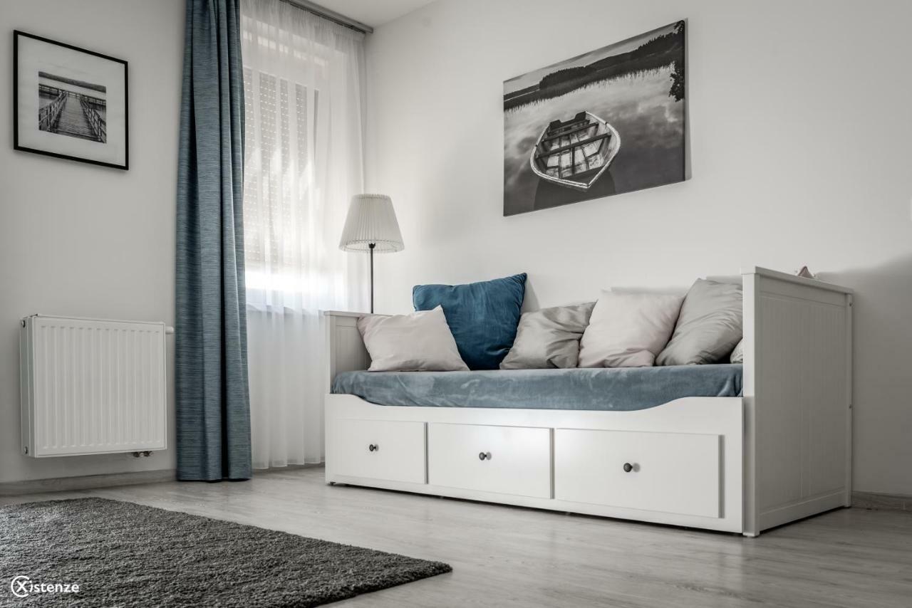 Aranymandula Apartmanok บาลาโตนาคาลิ ภายนอก รูปภาพ