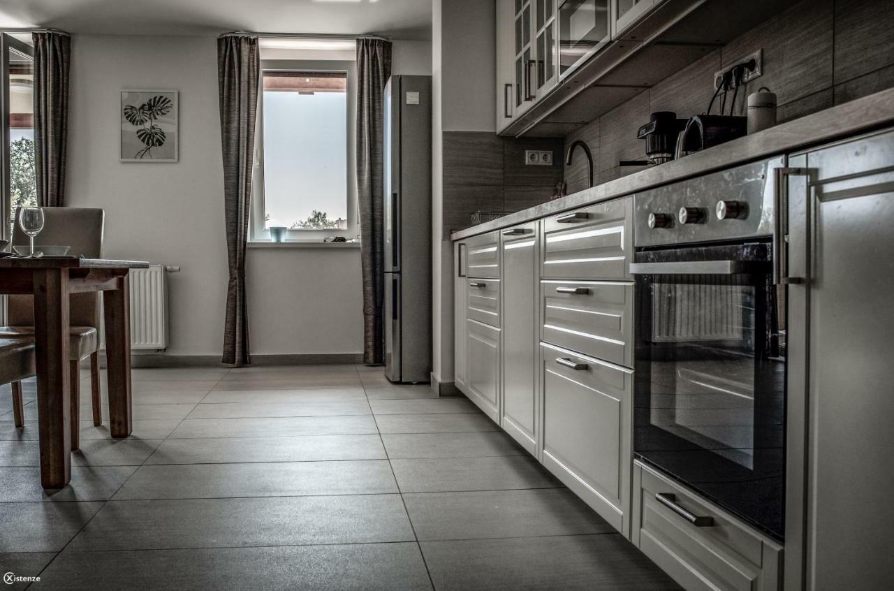 Aranymandula Apartmanok บาลาโตนาคาลิ ภายนอก รูปภาพ